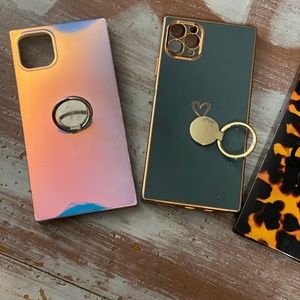 4 square almost brand new iPhone, 11 Pro Max cases